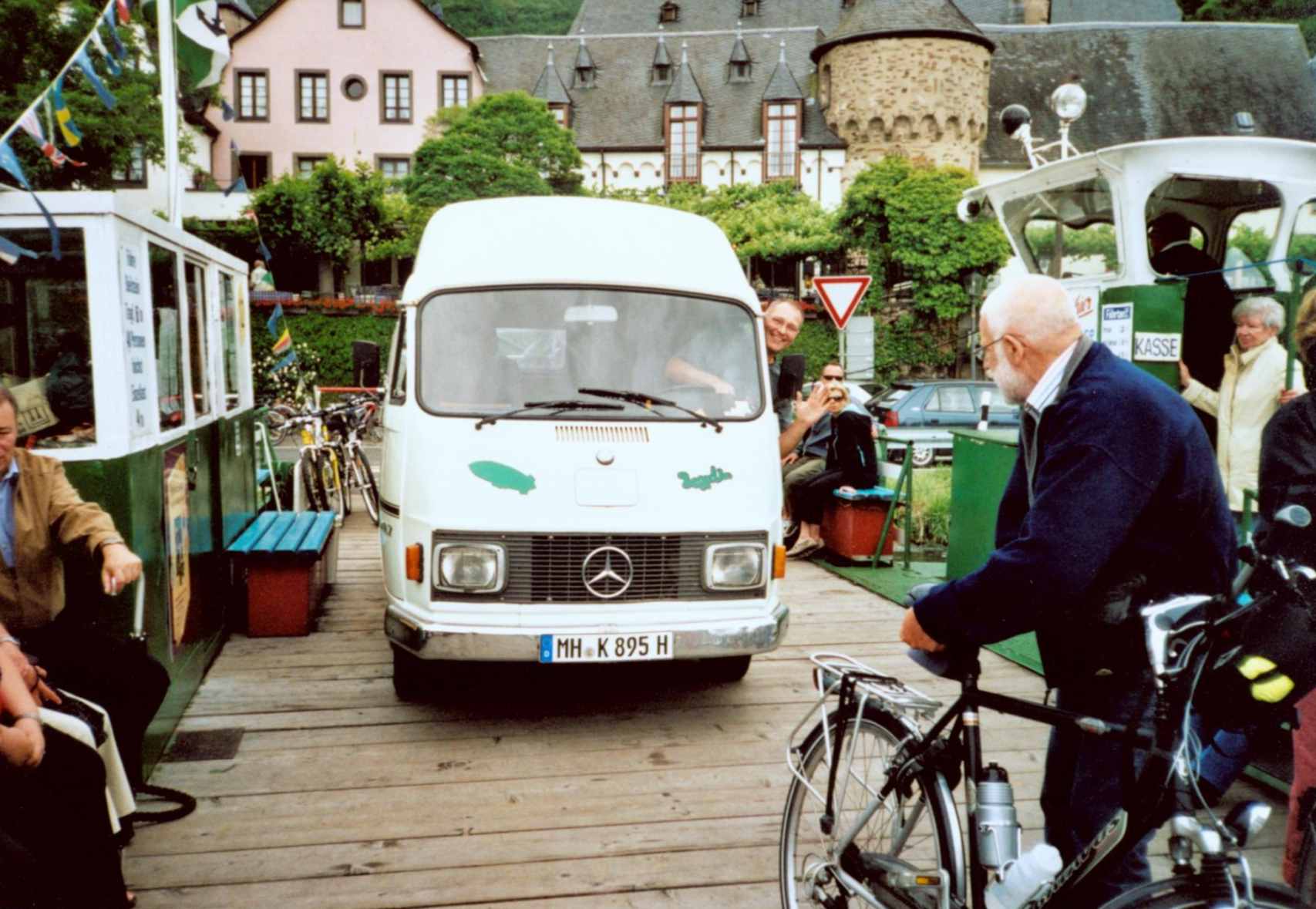 Zeppel auf der Mosel im Mai 2007