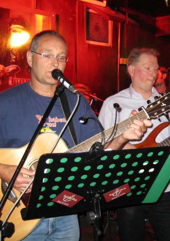 Roland und Peter im Sailors Pub-2011